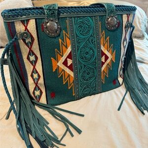 MONTANA WEST AZTEC TAPESTRY FLORAL EMBOSSED CONCEALED CARRY TOTE